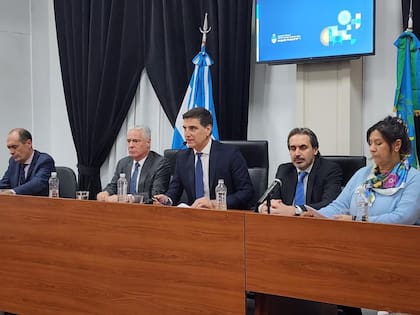 Leandro Luppi, secretario electoral; Sergio Torres, presidente de la Suprema Corte de Justicia bonaerense; Roberto Lemos Arias, presidente de la Cámara Federal de Apelaciones; Alejo Ramos Padilla, juez federal con competencia electoral de La Plata; Daniela Saya, secretaria electoral