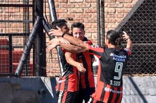 Antes de jugar con Boca, Patronato le ganó a Central Córdoba con un gol de un ex xeneize