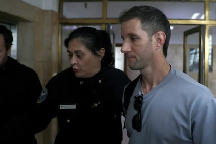 El empresario que vendió el departamento de Caballito ratificó el pago de US$65.000 por fuera de la escritura