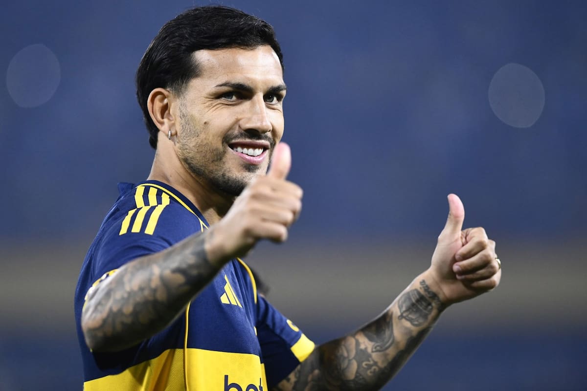 Leandro Paredes, feliz en la Bombonera, la noche de su regreso a Boca