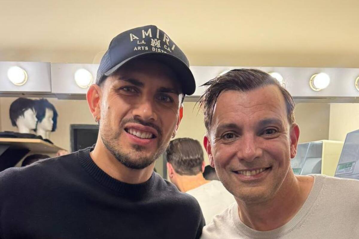 Leandro Paredes fue a ver a Martín Bossi al teatro y vivieron una velada inolvidable