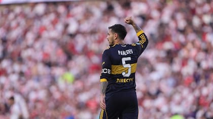 Leandro Paredes le da el triunfo parcial a Boca sobre River en el estadio Monumental