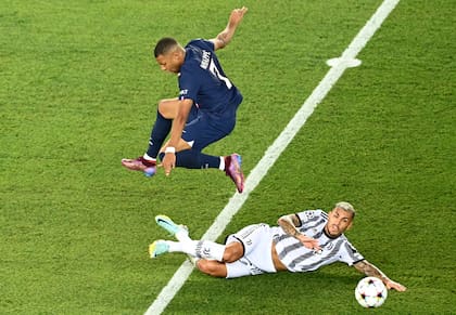 Leandro Paredes no pudo ejercer la influencia que precisó en el primer tiempo de PSG-Juventus