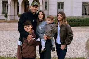 Leandro Paredes compartió una foto con su hija y un detalle llamó la atención de todos