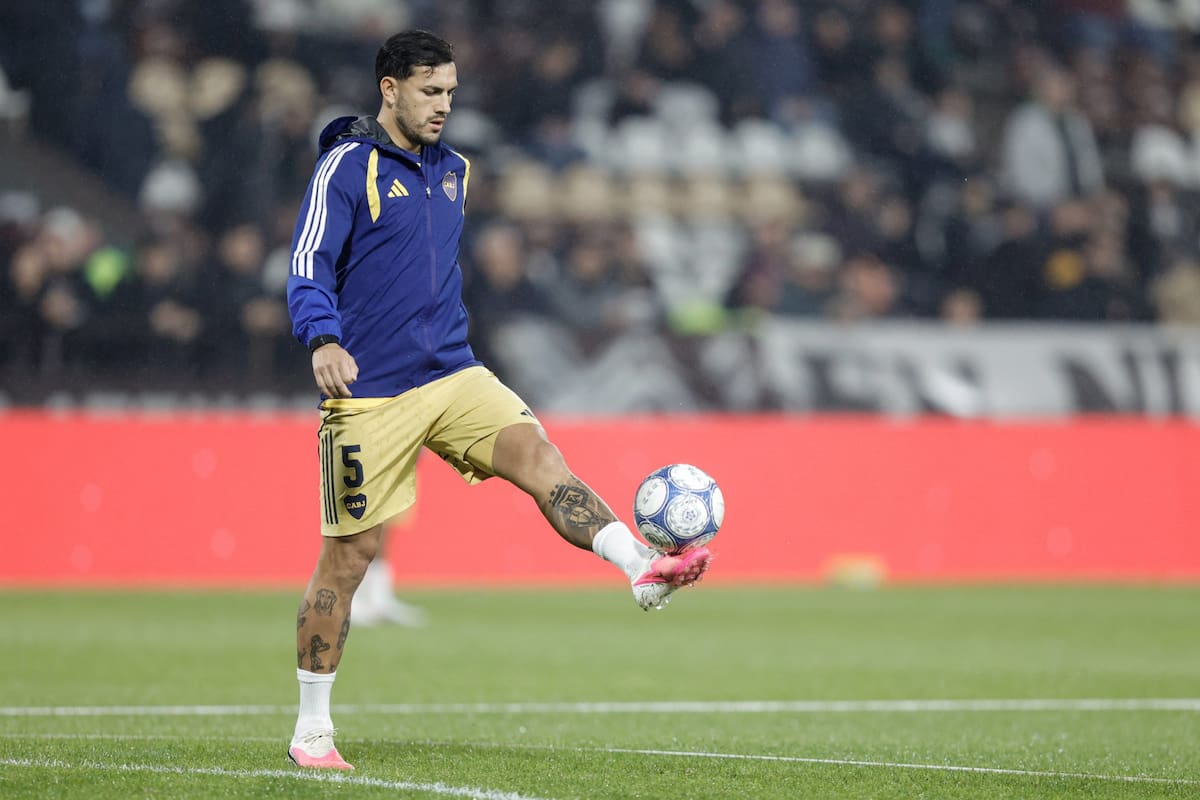 Leandro Paredes, pieza clave del mediocampo de Boca, no viajará a Asunción para la revancha ante Recoleta