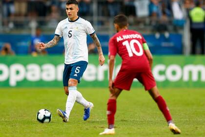Leandro Paredes, una de las figuras en el triunfo ante Qatar
