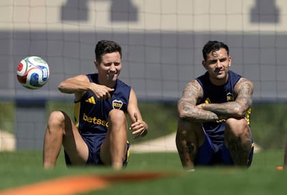 Leandro Paredes y Ander Herrera, socios en el mediocampo de Boca