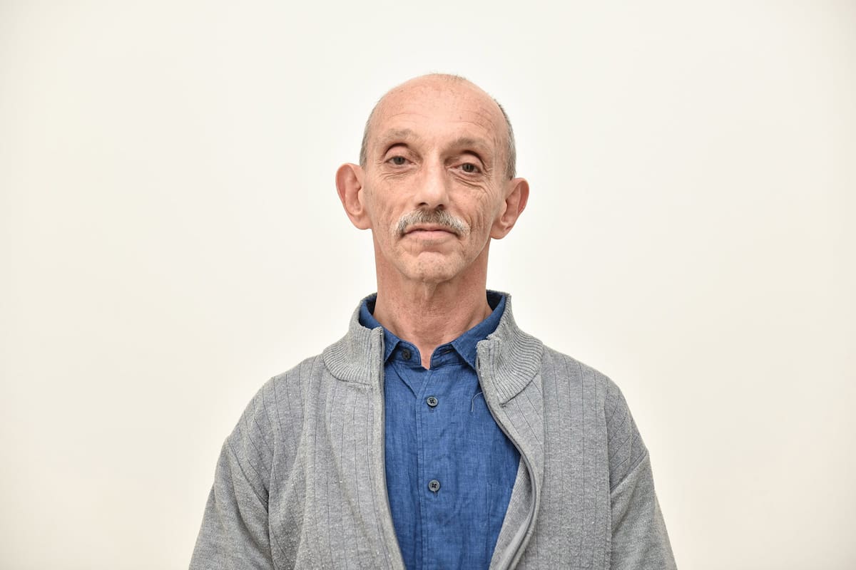 Leandro Pinkler es licenciado en Letras por la Universidad de Buenos Aires, docente e investigador. Dirige el Centro de Estudios Ariadna y codirige la editorial El Hilo de Ariadna. Participó del Diccionario latinoamericano de bioética de la Unesco y escribió La religión en la época de la muerte de D