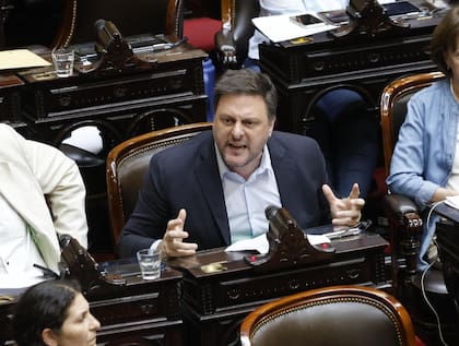Leandro Santoro aspira a pelear por la sucesión de Jorge Macri