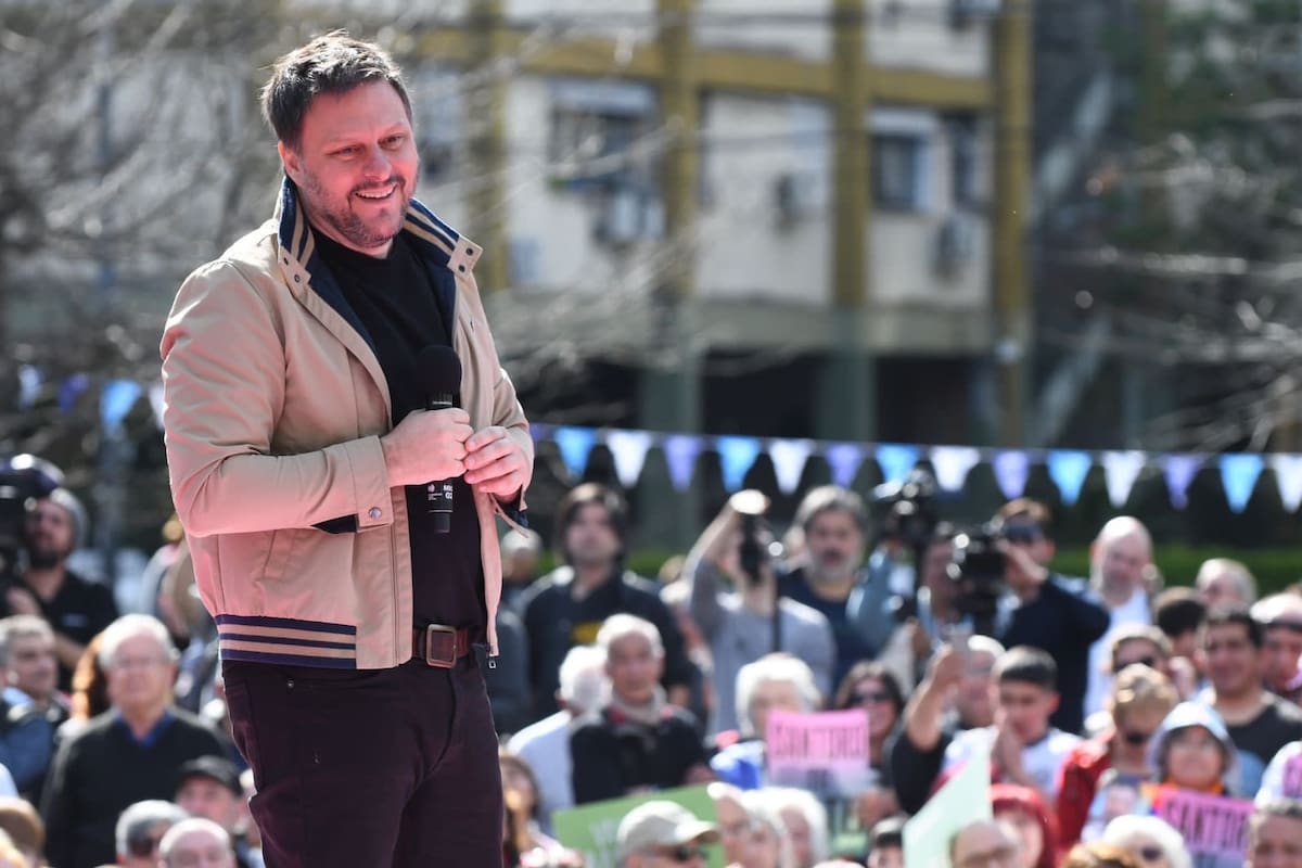 Leandro Santoro montó una campaña con encuentros en todos los barrios de la Ciudad