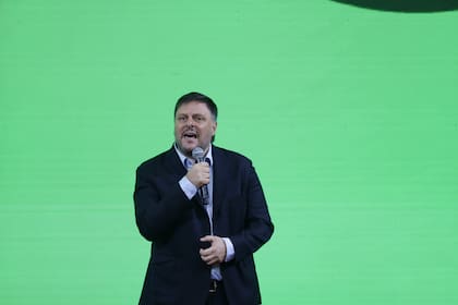 Leandro Santoro: una campaña libre de kirchnerismo y con un color nuevo, el verde