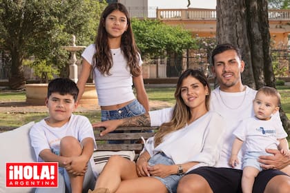Leandro, su mujer, Camila Galante y sus hijos Giovanni, Victoria y Lautaro. "Somos una familia muy unida. Nos apoyamos cada día, en los buenos y en los malos momentos, cuando estás triste o cuando pasa algo que quizás no estabas preparado para que pase. Nos hicimos muy fuertes entre nosotros", asegura