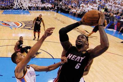 En Miami Heat LeBron James consiguió la marca más alta de puntos en su carrera con 61