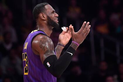 LeBron James afuera de playoffs, la gente pidió por Kobe Bryant y lo burlan con memes