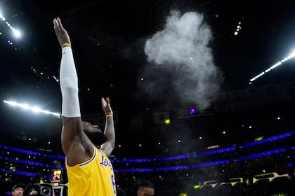 LeBron James es uno de los accionistas del Fenway Group, dueño de Liverpool de Inglaterra, entre otros clubes
