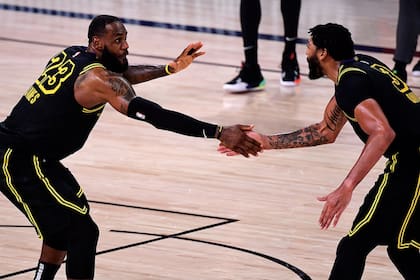 LeBron James y Anthony Davis la pareja de los Lakers que desactivó la furia de Houston Rockets