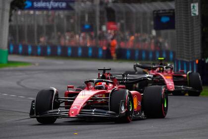 Leclerc toma diferencia sobre su compañero de escudería, Carlos Sainz, que tuvo un pésimo fin de semana en Albert Park.