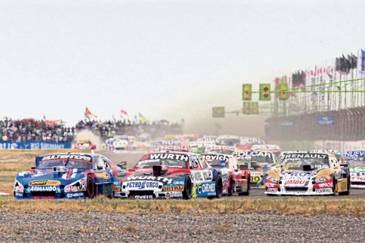 Ledesma manda ya en la primera curva, aventajando a Trucco; el piloto de Chevrolet dominó de punta a punta