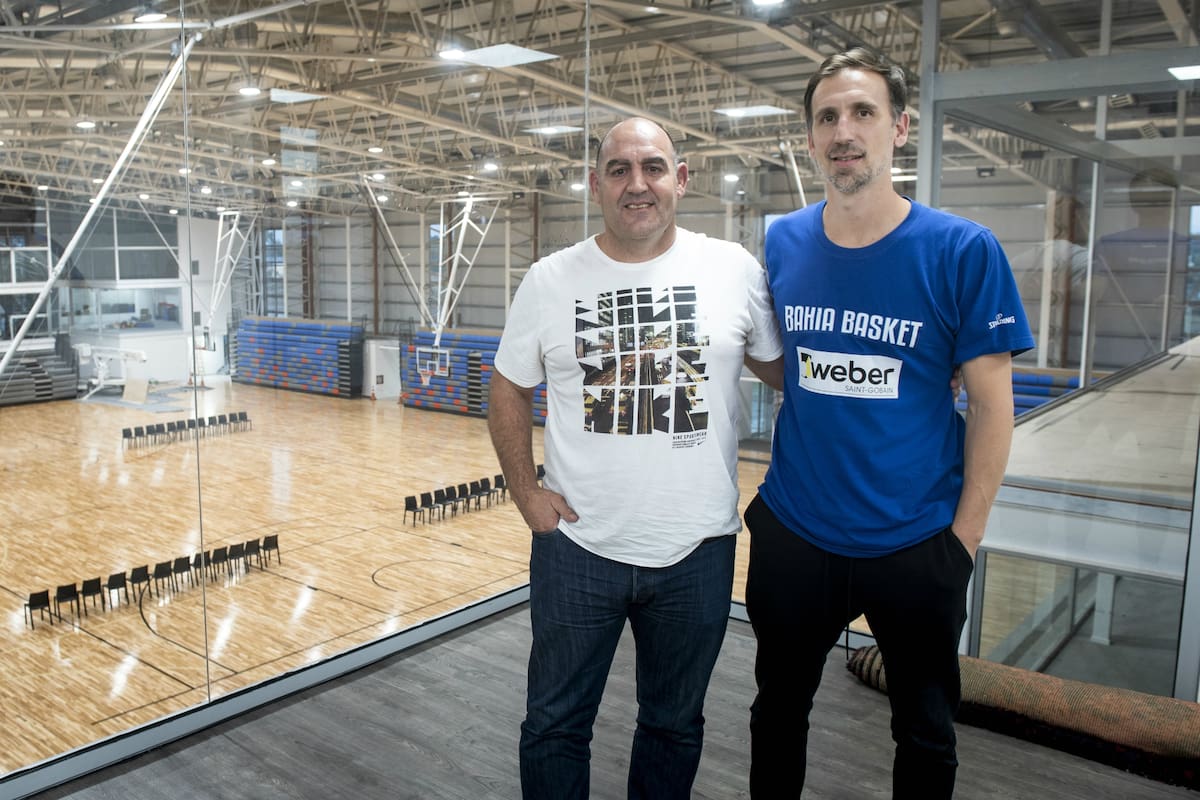 Ledesma y Sánchez, en el nuevo predio de Bahía Basket; dos referentes que piensan a largo plazo
