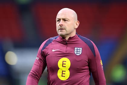 Lee Carsley, DT de la selección sub 21 inglesa, quedaría como interino hasta junio de 2025