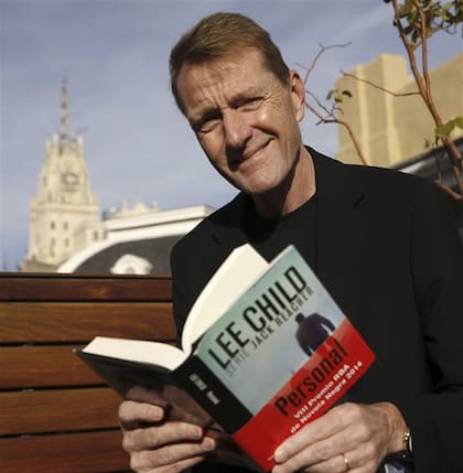 Lee Child tiene una larga veintena de libros sobre Reacher, un personaje que creó a su semejanza el día que se quedó sin trabajo y se convirtió en escritor