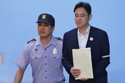Lee Jae-yong, heredero del grupo Samsung fue condenado a 5 años de prisión