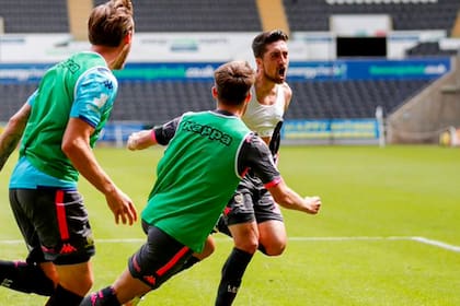 El grito de Pablo Hernández, para la victoria de Leeds por 1-0 sobre Swansea