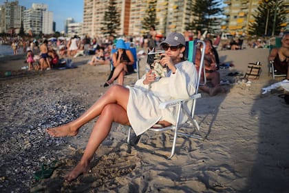 Leer y releer Isabel Allende al sol, un gusto de verano que se da Victoria García, de 29 años