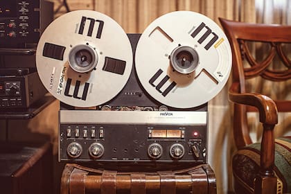 Legendario técnico de sonido, las audiciones de su archivo se están presentando en el CCK, los miércoles de este mes.