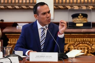 Legisladores piden destituir a presidente de Perú por citas desconocidas con empresario chino