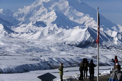 Legislatura de Alaska pide a Trump mantener nombre de Denali en lugar de cambiarlo a Monte McKinley