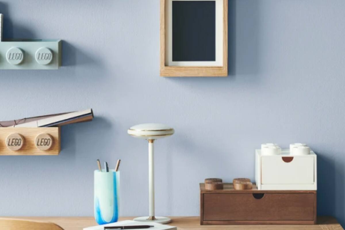 Lego lanzó una línea de sus clásicos muebles en versión madera