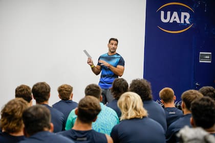 Leguizamón transmite toda su experiencia y sabiduría a las nuevas generaciones