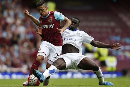 Leicester es líder junto a Manchester United