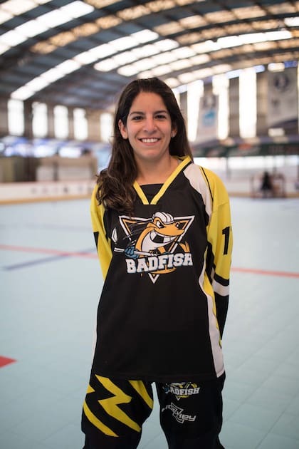 Leila (26) Equipo: Badfish. ¿Qué es lo que más te gusta del deporte? “Las amigas y la competencia. Es un deporte muy intenso, velocidad en equipo”. ¿Cuánto hace que jugás? “Más de 10 años”.