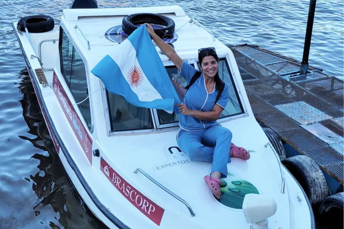 Leila abrió un consultorio móvil para ejercer su gran pasión (Foto: Instagram/@veterinariaislenaok)