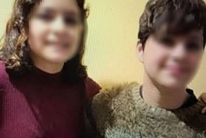 Leila sobrevivió y Alana falleció tras arrojarse desde un balcón en España