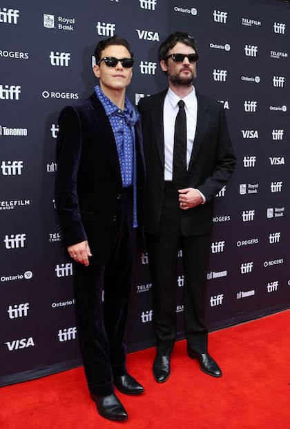 Lejos de allí, Sturridge posó junto a Rami Malek en la alfombra roja del Festival Internacional de Toronto, antes de la proyección de The Man I Love, la película ambientada en los años ochenta que los tiene como protagonistas