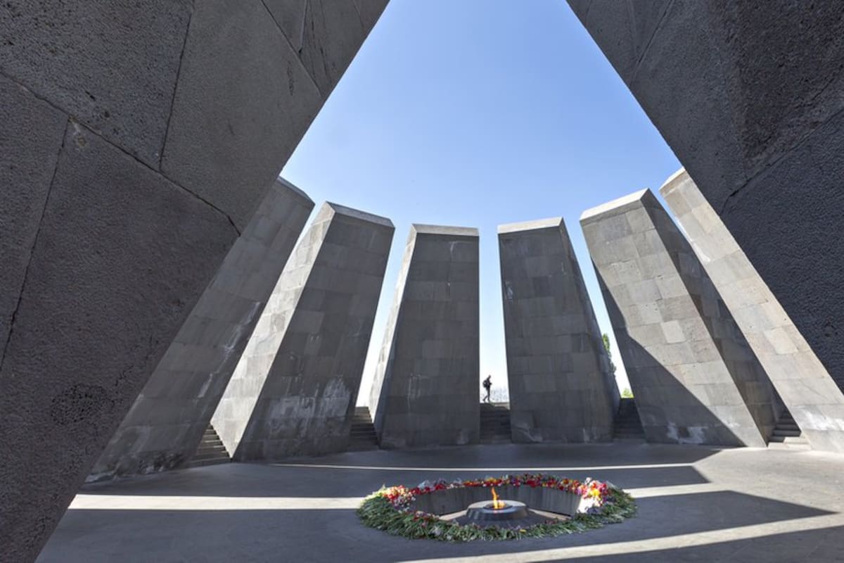 Lemkin quedó impresionado ante los detalles del genocidio armenio, en el que fallecieron más de un millón y medio de personas. Hoy hay un monumento conmemorativo en la capital armenia, Ereván.