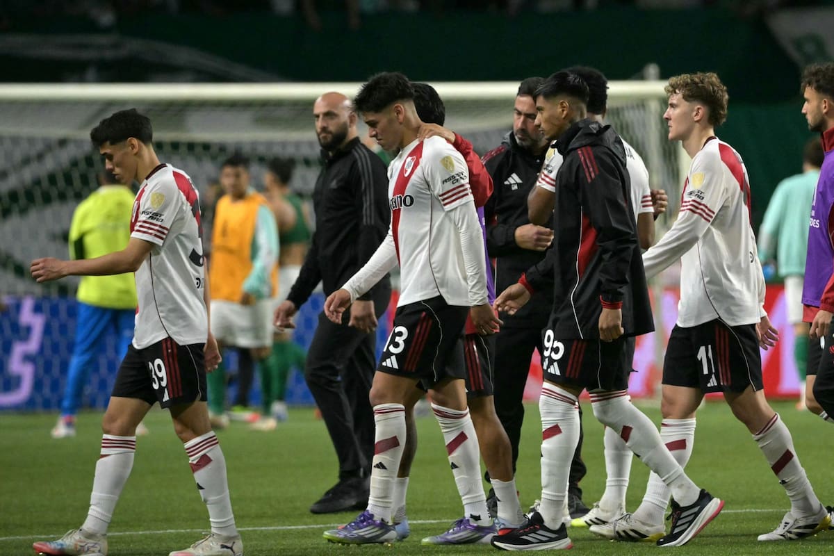 Lencina, Rivero, Portillo y Colidio, en un final de cabezas bajas para River