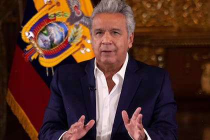 Lenín Moreno, el presidente de Ecuador, aceptó recortarse un 50% el sueldo para ayudar en la campaña contra el coronavirus; previamente, había anunciado un impuesto de emergencia para los trabajadores en relación de dependencia