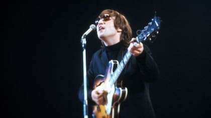 Lennon escribió "Now and Then" durante su época de "retiro", sin contrato vigente con ninguna discográfica y mientras criaba a su hijo Sean