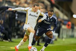Lens queda a un punto del PSG en Francia tras vencer 3-0 al Metz y Lyon empata con Paris FC