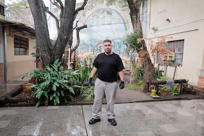 Leo cuenta que siempre le costó conseguir un trabajo estable: "No me tomaban por ser del Barrio Mitre"