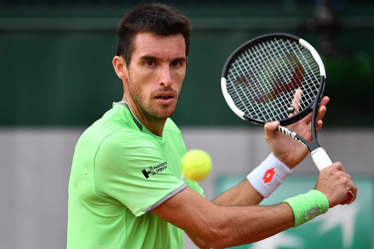 Leo Mayer eliminó a su compatriota Schwartzman