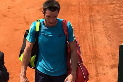 Leo Mayer ganó y avanzó a octavos de final