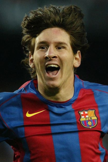 Leo Messi, del FC Barcelona, ​​de Argentina, celebra tras anotar contra el Albacete durante su partido de fútbol de la Liga española en Barcelona, ​​España, el domingo 1 de mayo de 2005. Barcelona ganó 2-0.