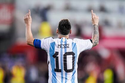 Leo Messi festejó ante Jamaica y se convirtió en el tercer máximo goleador de selecciones