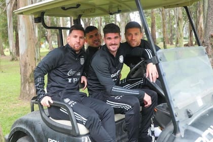 Leo Messi, que jugará el quinto Mundial, junto con Leandro Paredes, Rodrigo De Paul y Alejandro Papu Gómez, que se estrenarán en una Copa del Mundo