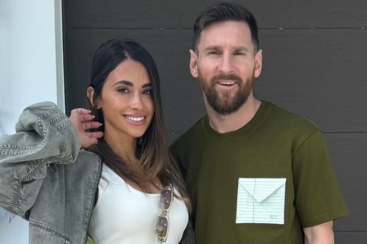Leo Messi subió una foto con Antonela Roccuzzo y sus looks combinados causaron furor (Foto: Instagram @leomessi)
